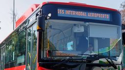 La micro 555 hacia el Aeropuerto de Santiago que se paga con tarjeta BIP!.