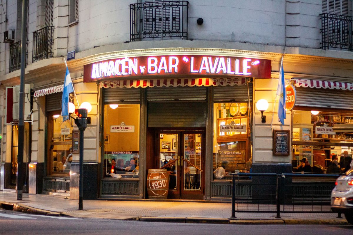 Buenos Aires: enterate qué es un bar notable y por qué es importante en la ciudad.
