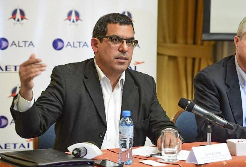 Los vuelos a Estados Unidos han incrementado, debido a que muchos peruanos se dirigen hacia el destino para hacer turismo de vacunas.