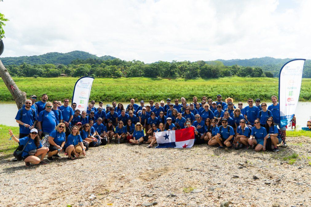 Los agentes de viajes y los profesionales de Copa Vacations durante uno de los recorridos&nbsp;