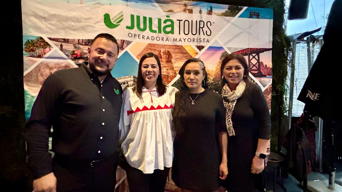 Representantes de Juliá Tours y del Fideicomiso ¡Ah Chihuahua! durante la presentación del destino.