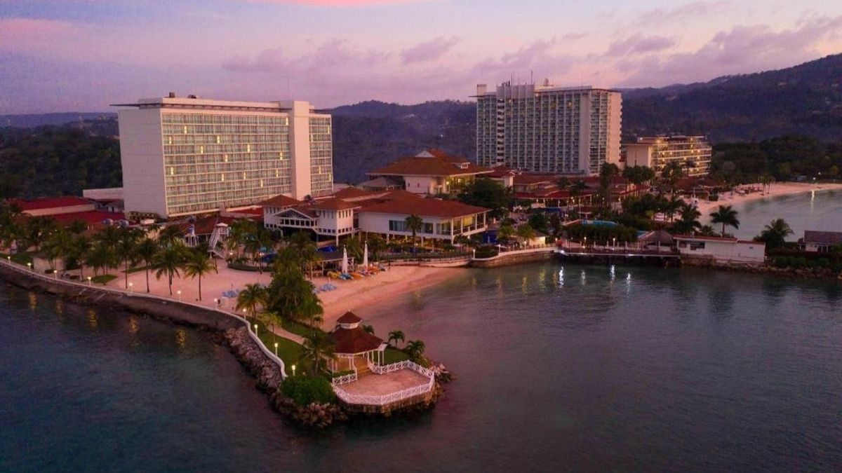 Tras el paso del huracán Melissa, Palace Resorts anunció que su propiedad en Jamaica continúa sus operaciones con normalidad.&nbsp;