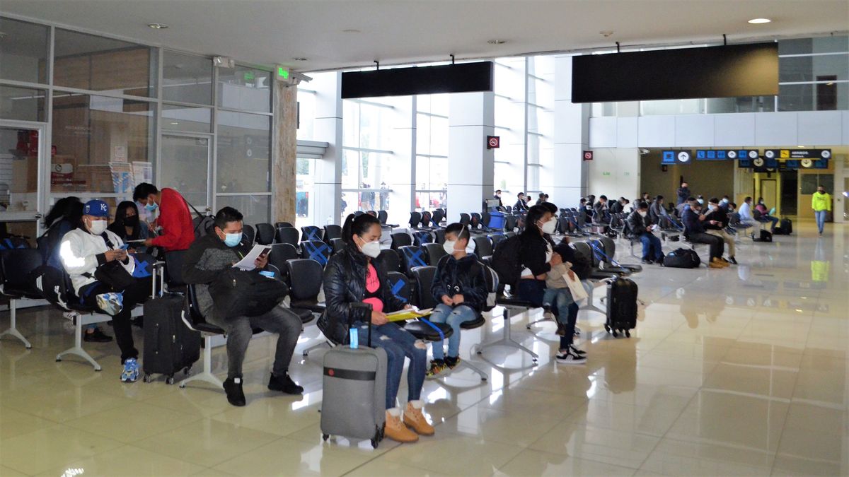 El COE Nacional autorizó el incrementó de aforo en los aeropuertos de Quito y Guayaquil.