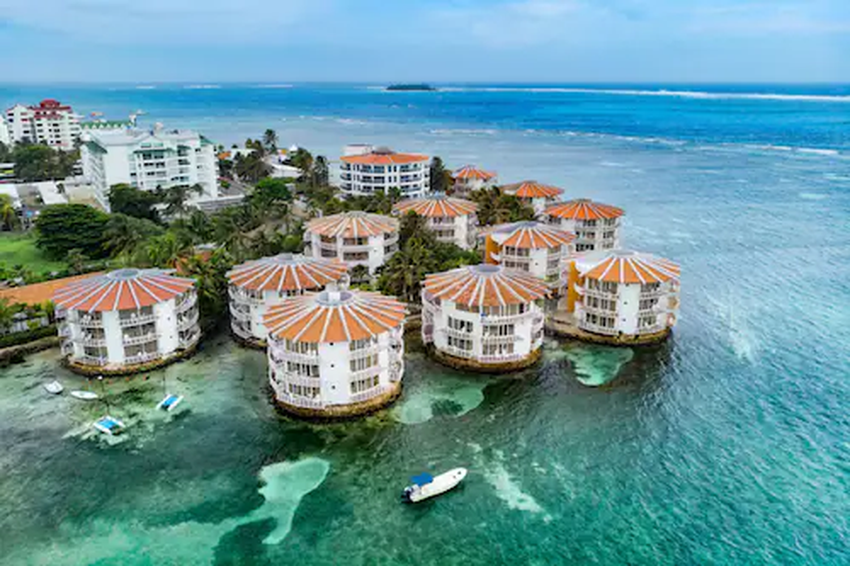 Decameron invita agentes de viajes de Bogotá a un coffee break.