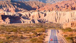 Argentina despliega paisajes únicos que deparan experiencias fascinantes.