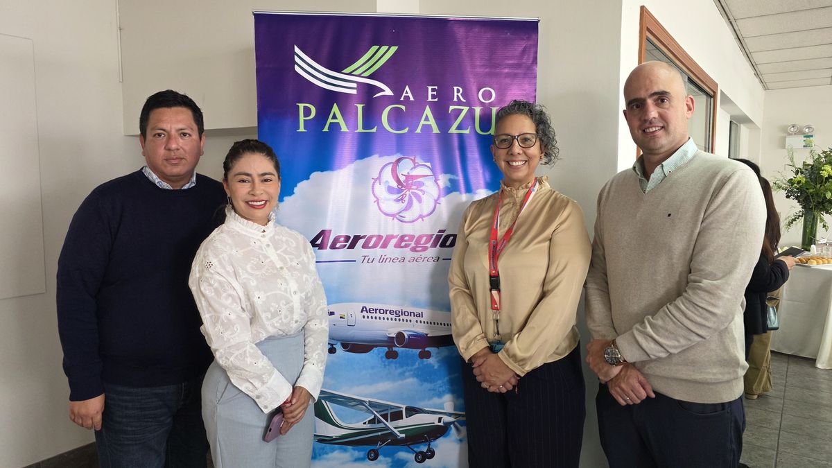 Carlos Briceño, Karina Botilla, Mireille Rebaza y Luis Manuel Rodriguez, equipo de Aeroregional en su visita a Lima.