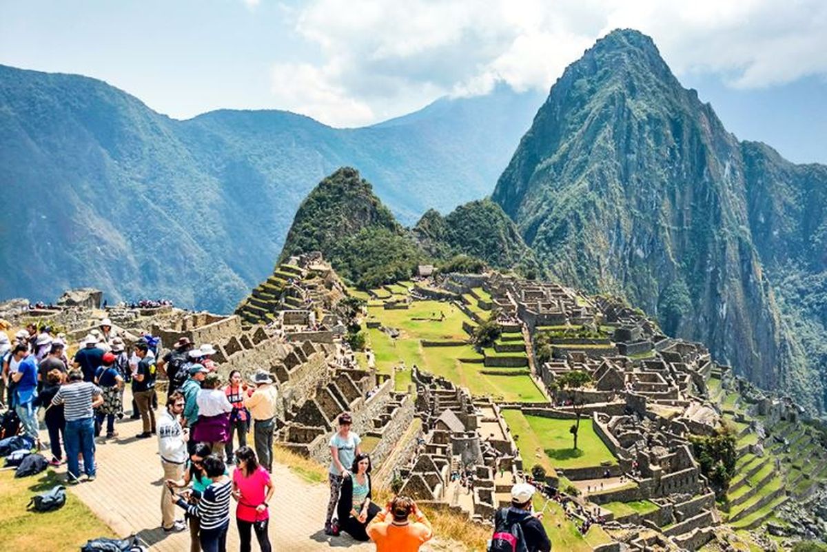 Los problemas en el sistema de reservas para Machu Picchu siguen afectando la experiencia de turistas y operadores, da&ntilde;ando la imagen del destino.