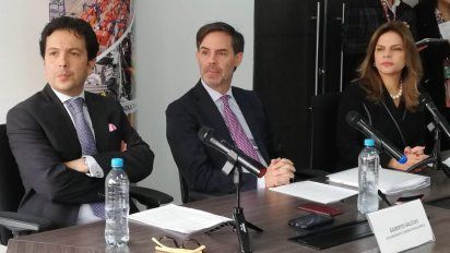 Gilberto Salcedo, vicepresidente de Turismo de ProColombia; Julián Guerrero y Flavia Santoro.