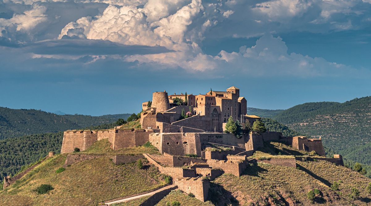 Historia viva: el Castillo de Cardona en Barcelona, la gran puerta de entrada a Cataluña.