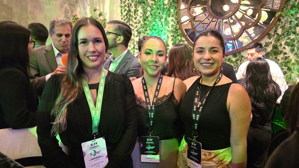Giuliana Portugal, Liliana Yaipen y Gloria Loza. Giuliana Portugal, Liliana Yaipen y Gloria Loza.