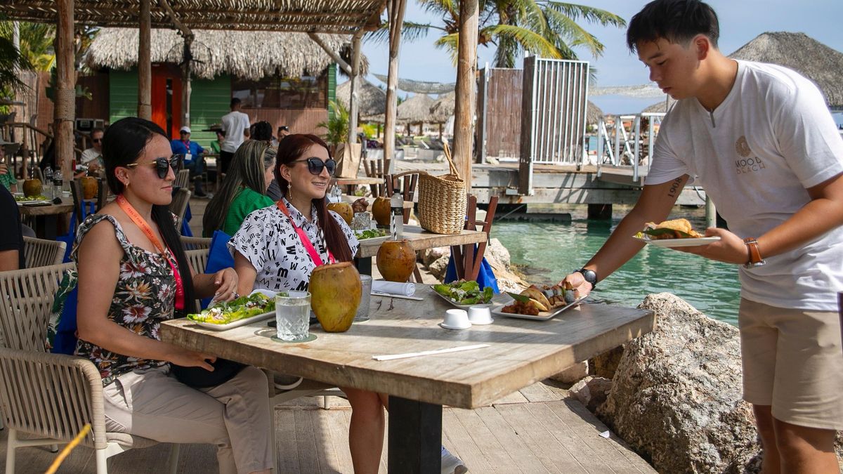 Almuerzo en The Kontiki Curazao Beach Resort.