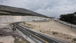 Pasajeros denuncian robos en una de las vías que conduce al aeropuerto de Quito.