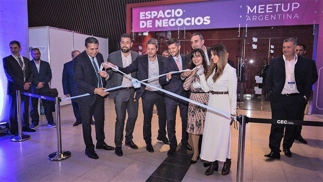 Giobellina junto a Lammens en la apertura de Meet Up 2023, donde Tucumán difundió su oferta para eventos.