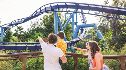 Kissimmee es el punto de partida ideal para los viajeros que desean explorar los icónicos parques temáticos de Florida sin renunciar a la tranquilidad.