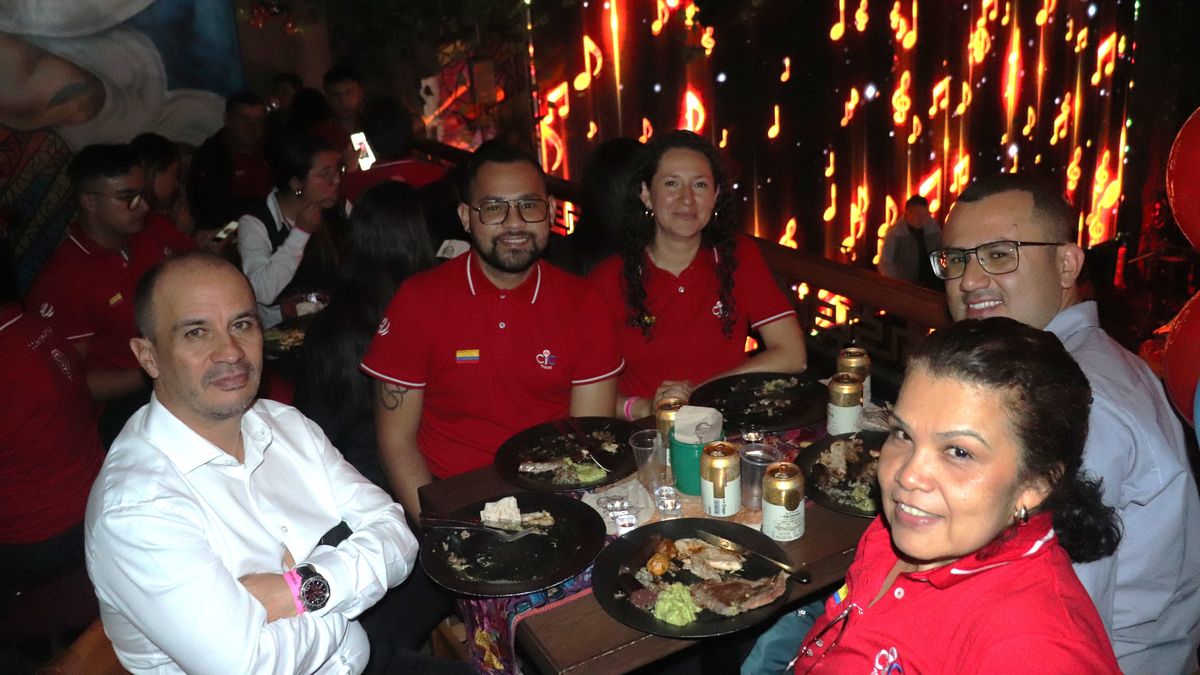 Equipo de CIC Travel en la celebración de sus 30 años.