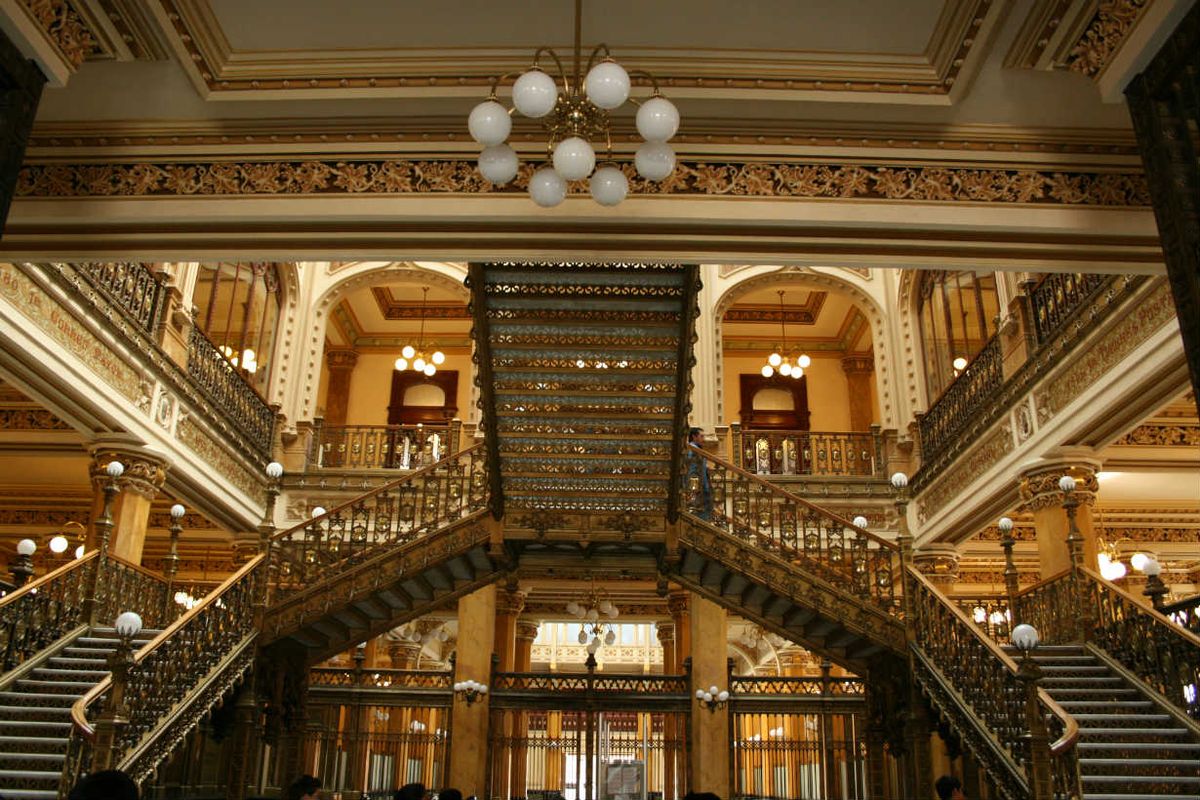 El Palacio Postal es de los edificios más hermosos de CDMX.