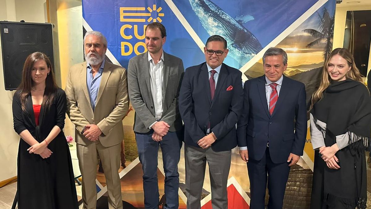 La presentación oficial del evento de turismo de aventura AdventureNEXT contó con la presencia de Mateo Estrella, ministro de Turismo; Nicolás Caram, director Regional para América Latina y el Caribe de ATTA; y Lorena Guillén, directora de la Fundación Municipal Turismo para Cuenca.