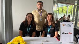 María Fernanda Montoya, Camilo Salazar Quintero y Paula Larrea, representantes de Linex Go, durante Ladevi Workshop Medellín del segundo semestre de 2026.