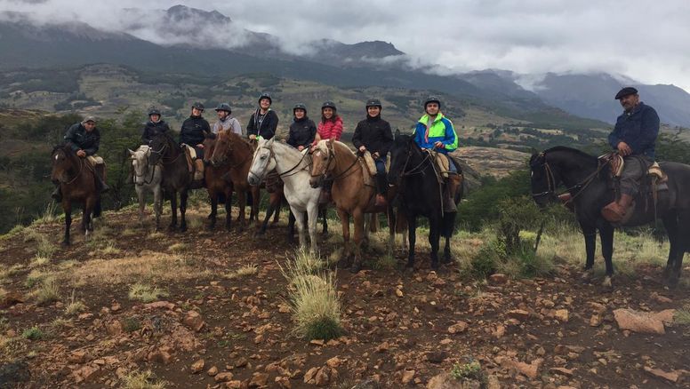 Parte del objetivo del fam fue que los asistentes interactuaran con los operadores turísticos de Aysén, como quienes organizan cabalgata por el Cerro Moñe.