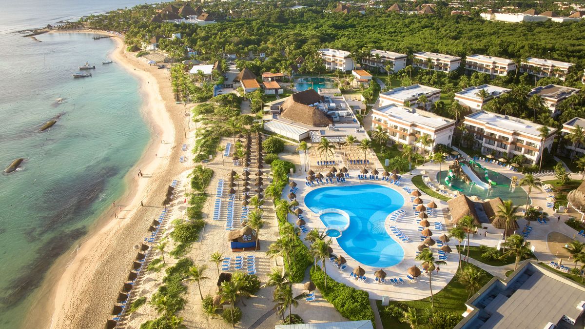 En su stand de FITUR 2025 Grupo Piñero tendrá las marcas Bahia Principe, Cayo Levantado Resort y el turoperador Soltour. - Ladevi Medios y Soluciones En su stand de FITUR 2025 Grupo Piñero tendrá las marcas Bahia Principe, Cayo Levantado Resort y el turoperador Soltour.