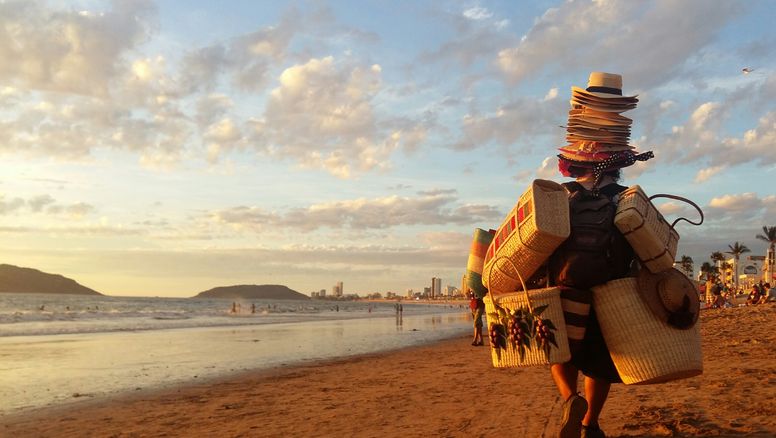 La alta precariedad e informalidad de las ocupaciones, muy marcada en Latinoamérica, es un factor importante a la hora de entender el desequilibrio entre oferta y demanda que atraviesa el trabajo en turismo.