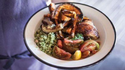 El restaurante con vistas al río abre de lunes a lunes, de 12 a 19.&nbsp;