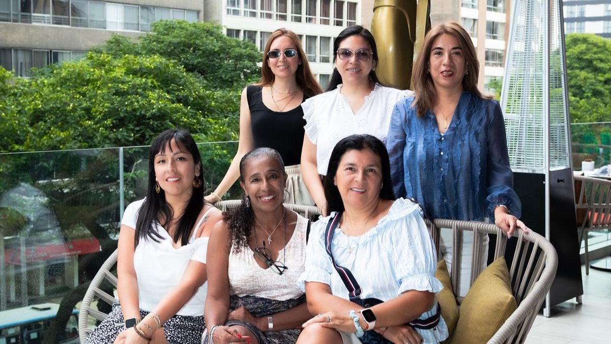 Maril&uacute; Carri&oacute;n, Karin Castro y Magdalena Palomino,&nbsp;Cinthya Venegas, Carmen Hermoza y Giselle Olguin.
