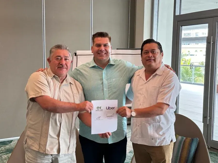 Dentro de la ciudad de Cancún el Sindicato de Taxistas Andrés Quintana Roo acordó brindar sus servicios a través de la aplicanción de Uber.