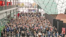 HostMilano 2025, que tuvo lugar del 17 al 21 de octubre en Fiera Milano, reunió a todos los eslabones de la cadena: desde el café hasta la panadería, desde la restauración profesional hasta el diseño contract.