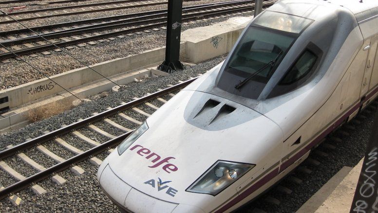 Tren AVE de Renfe
