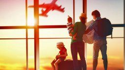 Restricciones: la Dirección Nacional de Migraciones desaconsejó los viajes al exterior.