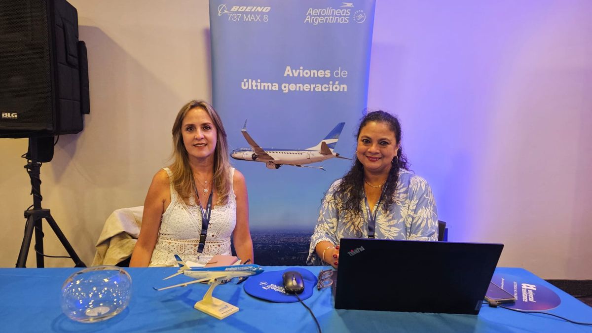 En Aviareps Around The World Perú 2026, Aerolíneas Argentinas presentó su flota y conectividad, enfocada en la eficiencia y modernización.