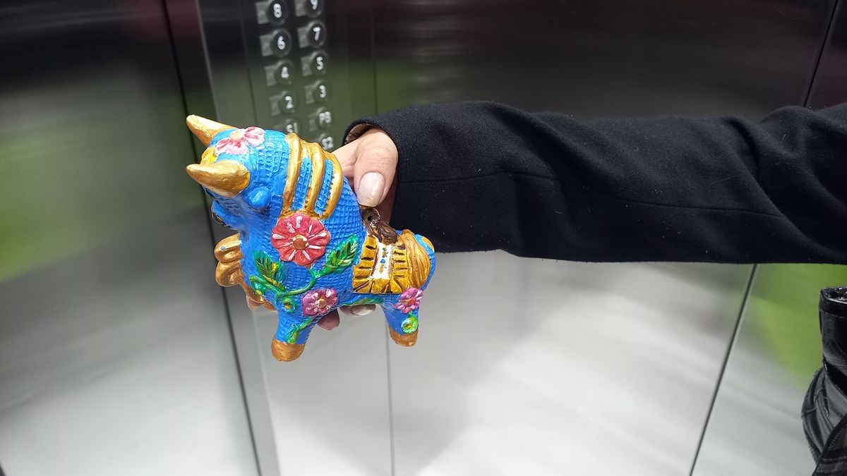 Agentes de viajes pintaron toritos de Pucará en el marco de la capacitación de PromPerú y Travel Group.