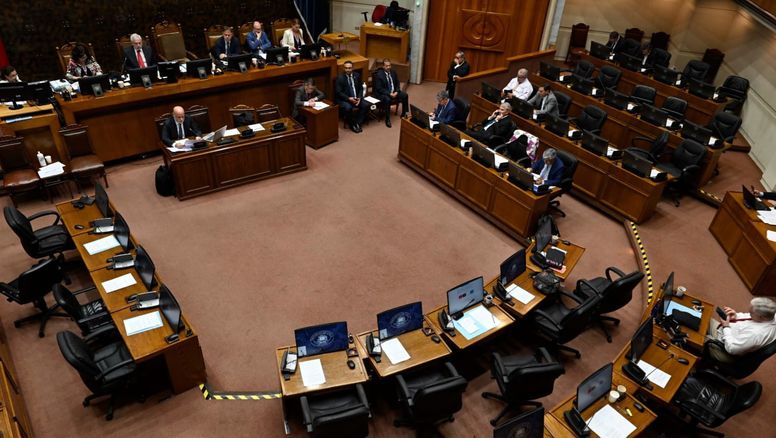 Más de medio año llevan en el Senado proyectos claves para el turismo en Chile.