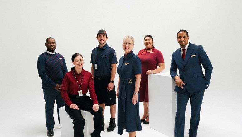 Así son los prototipos de los uniformes desarrollados por Delta en colaboración con Gap.