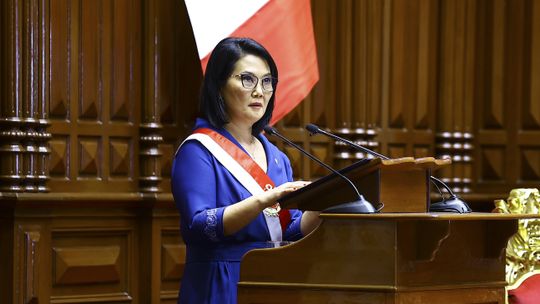 Keiko Fujimori jura como primera presidenta electa del Perú, marcando un hito para la estabilidad y el desarrollo del sector receptivo.