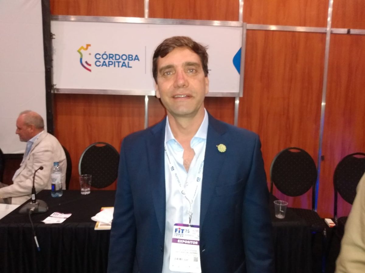 El intendente de Termas de Río Hondo, Jorge Mukdise, en la Feria Internacional de Turismo de América Latina (FIT) 2021.