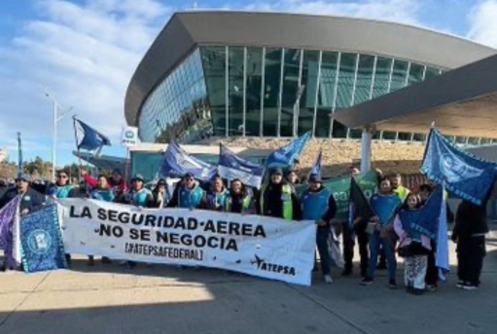 Una manifestación de los controladores aéreos de Atepsa, previa al lanzamiento de la huelga.