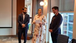 &nbsp;Santiago Benites, la embajadora de Ecuador, Lotty Andrade Abdo y Francisco Pérez-Bannen de R3Viajar en lanzamiento de viajes grupales a Galápagos.