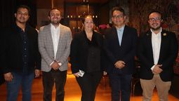 Nicolás Ortiz, subgerente de All Reps; Carlos Monroy, gerente general del EM Hotels; José Manuel Cimadevilla, director Quindío Convention Bureau y representantes de LivingTrips y el Hotel San Pedro de Majagua.