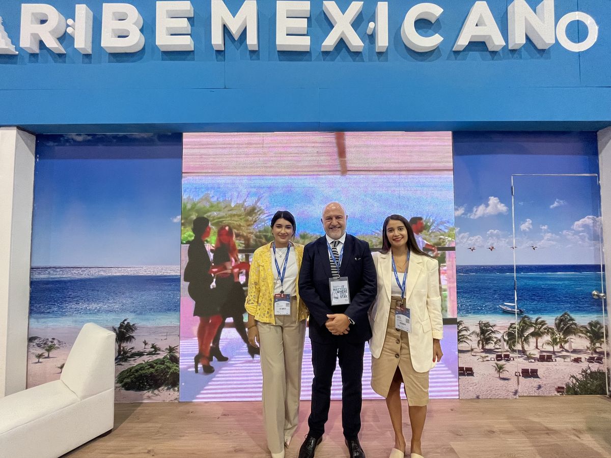 Funcionarios del CPTQ, órgano de promoción del Caribe mexicano.