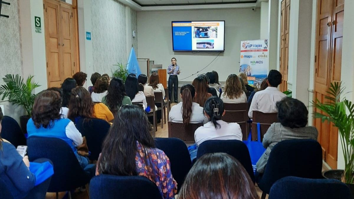 VIP Viajes capacit&oacute; a agencias de viajes en Arequipa.