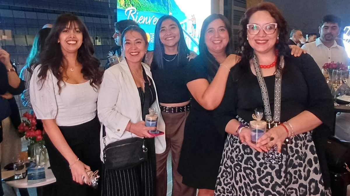 Agentes de viajes y turoperadores presentes en celebración del mes del Agente de Viajes de Tempo Reps.