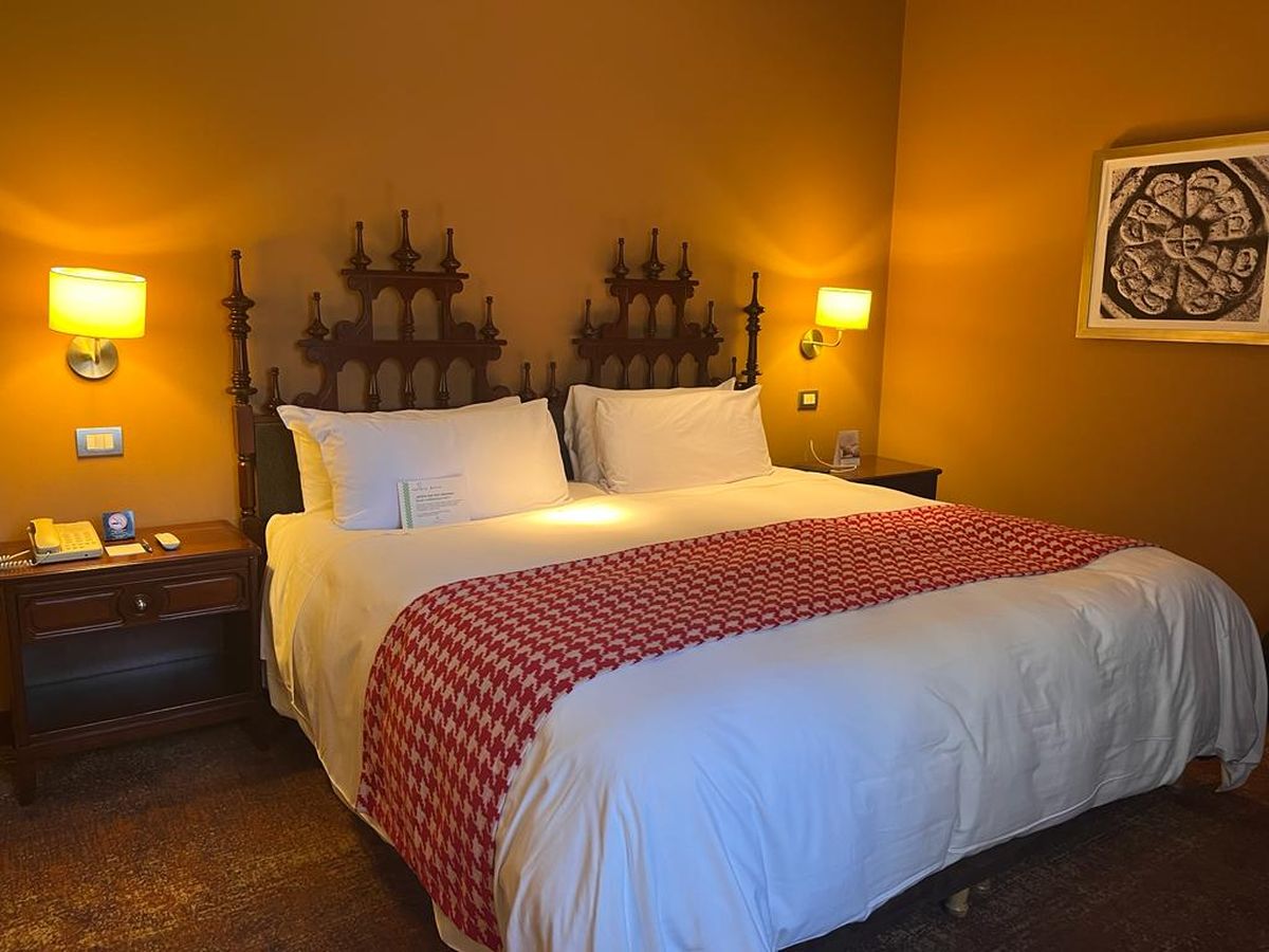 Las habitaciones del Costa del Sol Arequipa cuentan con detalles señoriales.