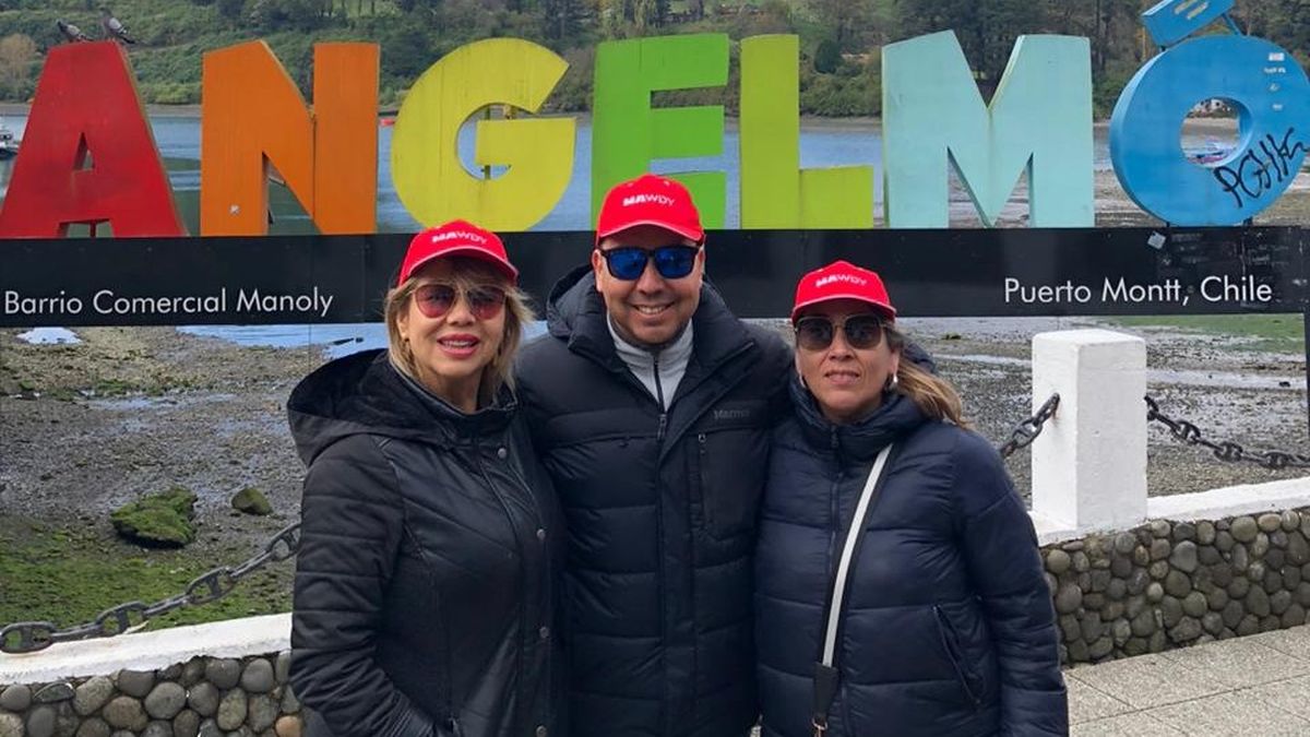 Pablo Muñoz e integrantes del FAM en Angelmó. 