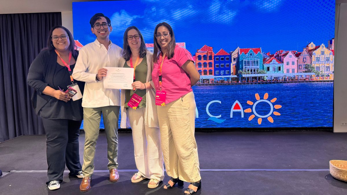 Entrega de premios en el marco del Latin American Trade Symposium 2025 en Curazao.