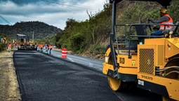 Rehabilitación de vía que conecta a Manabí con Santa Elena beneficiará a 530 mil habitantes. 