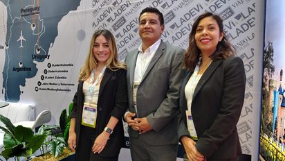 Ximena Becerra, representante comercial para Latinoamérica; Mario Villafaña, gerente de Ventas de Lomas Travel; y Angélica Quino, gerente de Ventas para Latinoamérica de Grupo Lomas.