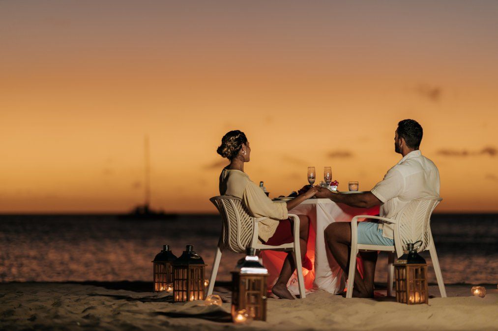 Aruba: profesionales del Hilton Aruba Caribbean Resort & Casino -ubicado frente a las pintorescas playas de Palm Beach- aseguraron que el mercado colombiano es muy importante debido a la conectividad con Avianca y Wingo con sus vuelos regionales desde Cali y Medellín. Aruba: profesionales del Hilton Aruba Caribbean Resort & Casino -ubicado frente a las pintorescas playas de Palm Beach- aseguraron que el mercado colombiano es muy importante debido a la conectividad con Avianca y Wingo con sus vuelos regionales desde Cali y Medellín.