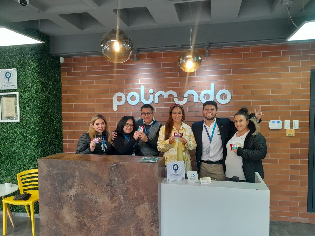 Equipo de Polimundo recibió el reconocimiento que Hoteles Decameron realizó para resaltar su labor profesional.